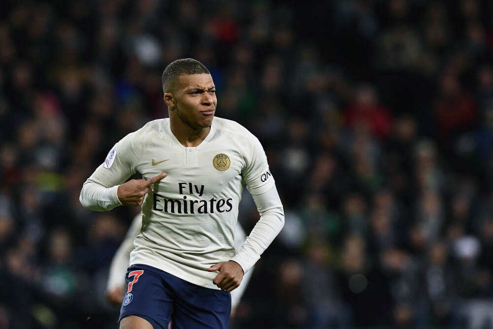 英伟达的天塌了，AI芯片果然被动了手脚！外媒：真有“后门”？